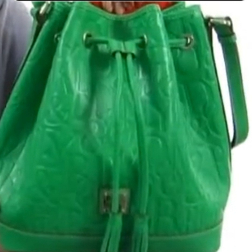ISO DON'T PURCHASE  RETRO EMBOSSED